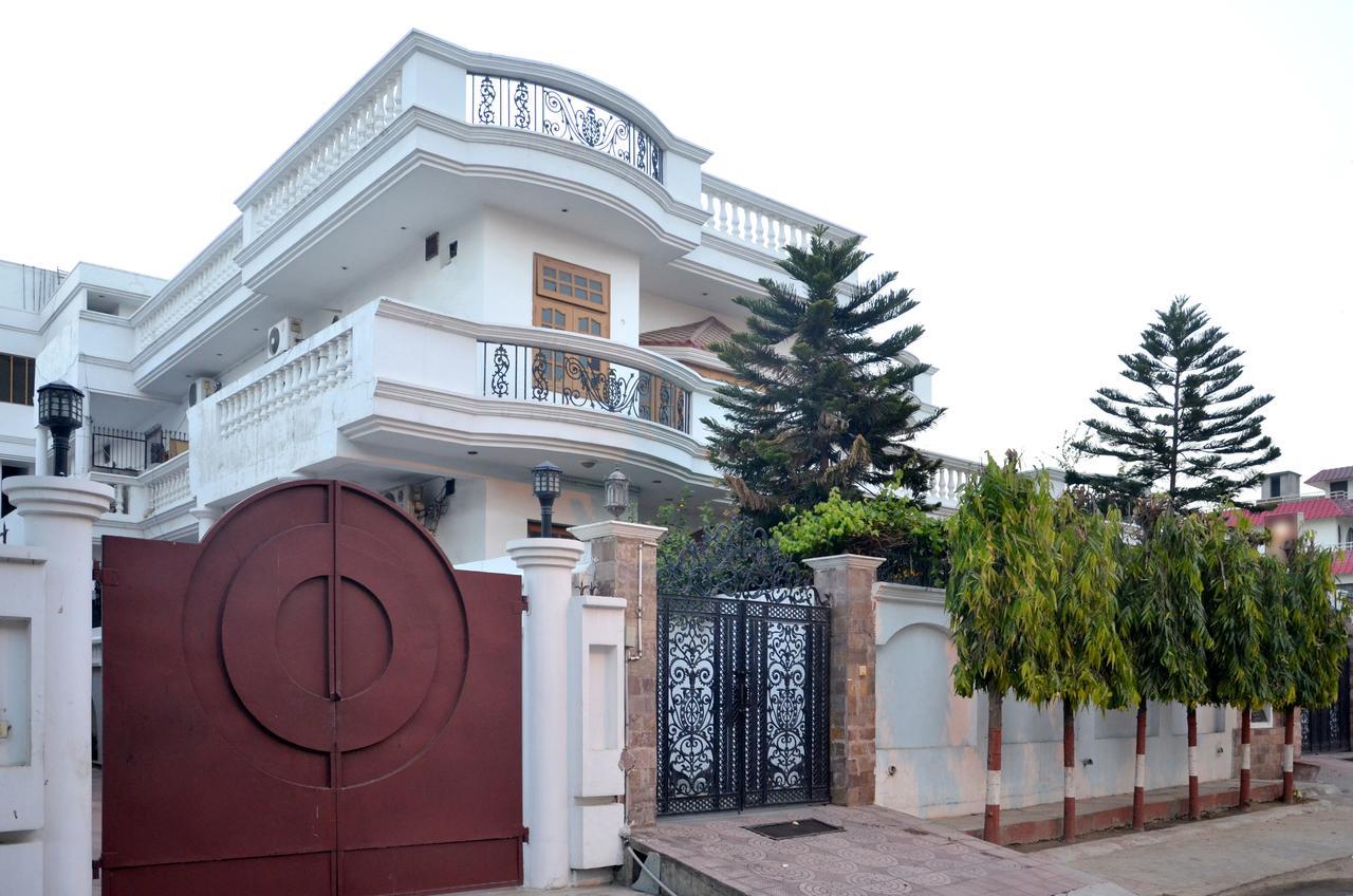 Oyo 5634 Ivy Stays - Manoj Pandey Chowk Лакхнау Экстерьер фото